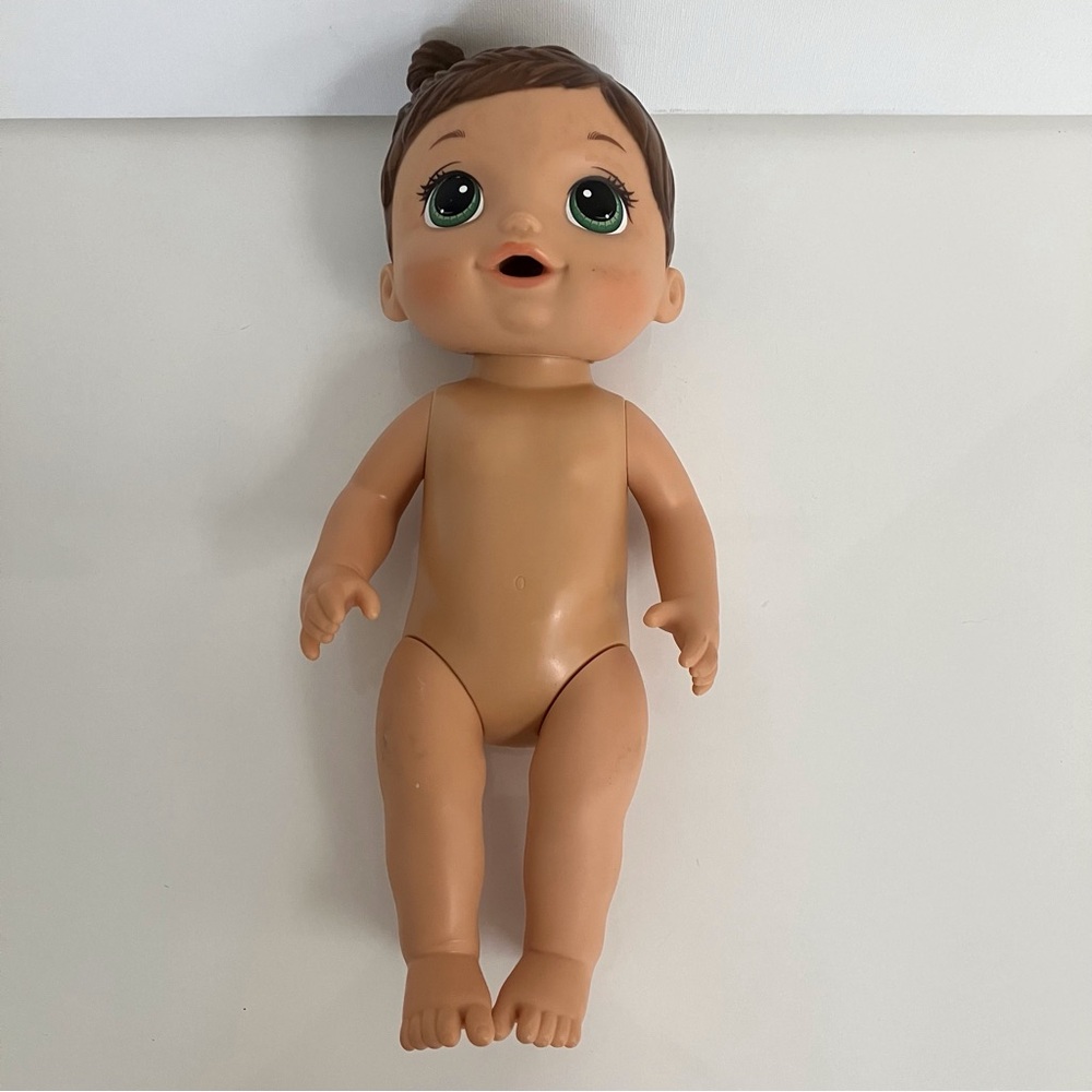 Doll Baby Alive Hasbro 2014 12 in brown hair green eyes #B9724
